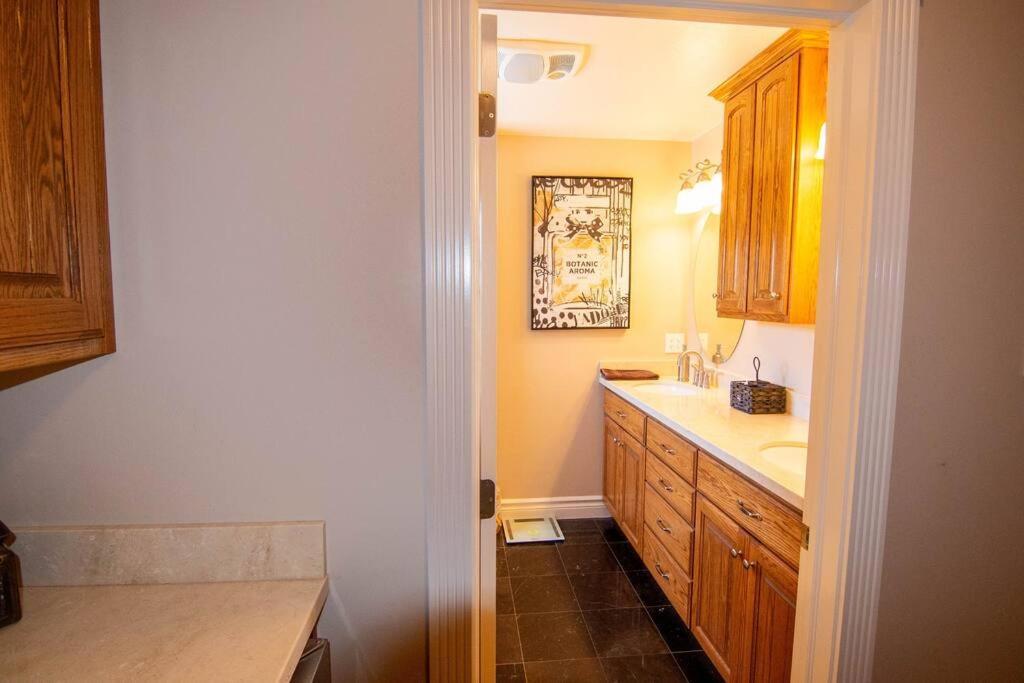 Tacit Shadow Resort Shangri-La King Suite, Gym, Coffee Bar, Hot-Tub, Free Laundry, Food Available Parowan Eksteriør billede