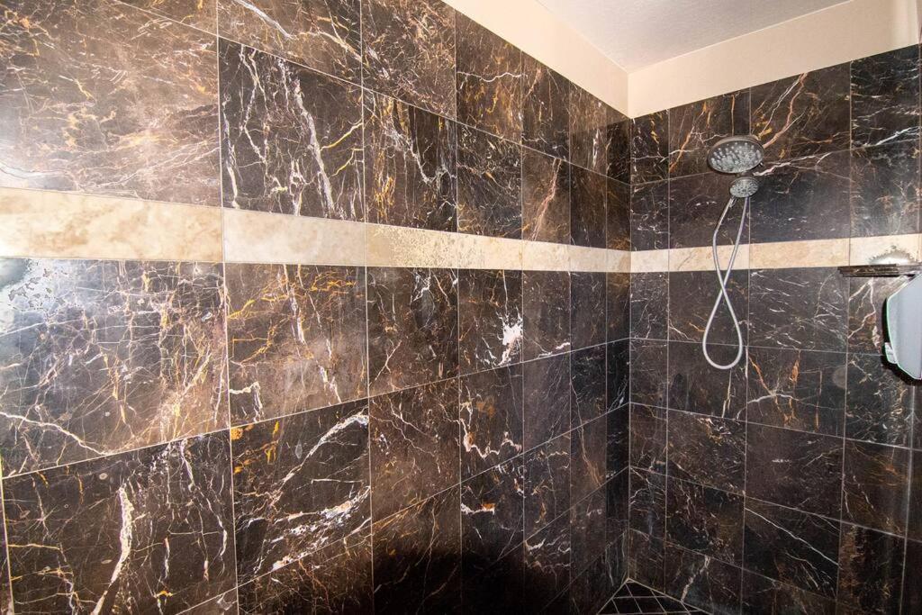 Tacit Shadow Resort Shangri-La King Suite, Gym, Coffee Bar, Hot-Tub, Free Laundry, Food Available Parowan Eksteriør billede