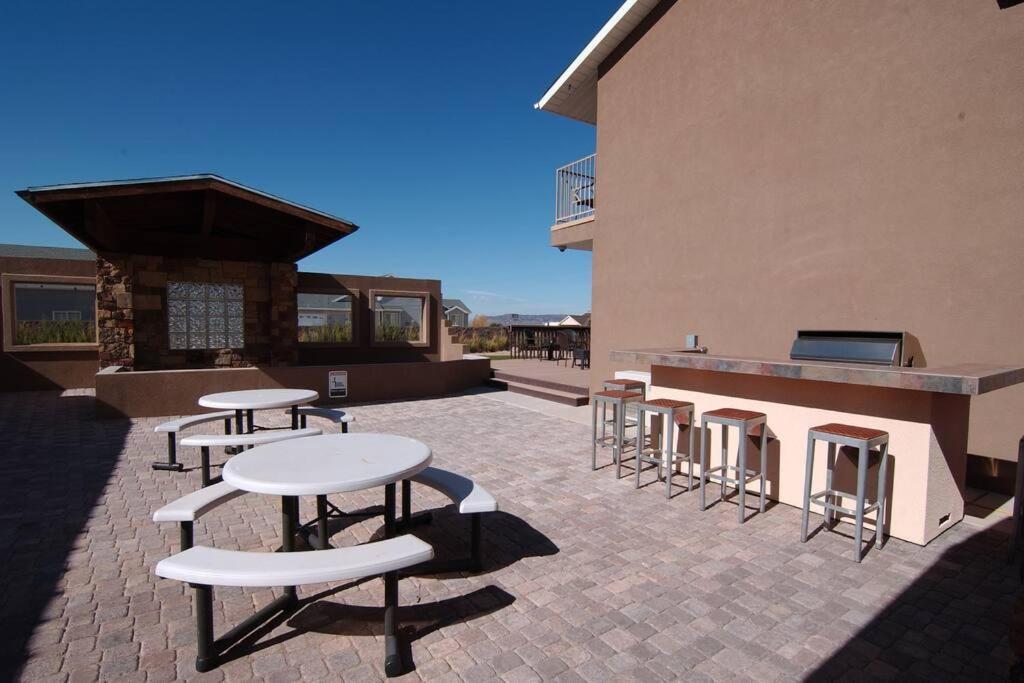 Tacit Shadow Resort Shangri-La King Suite, Gym, Coffee Bar, Hot-Tub, Free Laundry, Food Available Parowan Eksteriør billede
