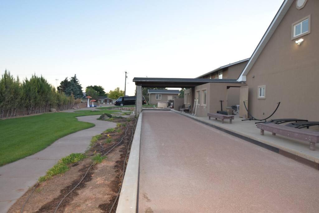 Tacit Shadow Resort Shangri-La King Suite, Gym, Coffee Bar, Hot-Tub, Free Laundry, Food Available Parowan Eksteriør billede